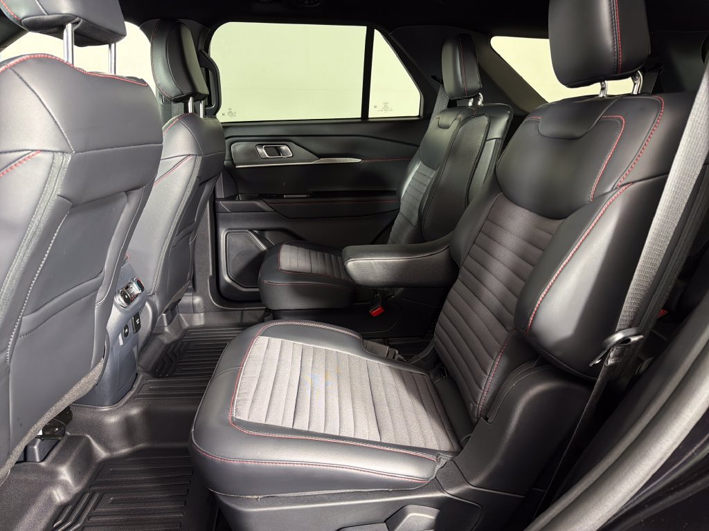 Used 2025 Ford Explorer ST-Line w/ Premium Package AWD/4WD image 20