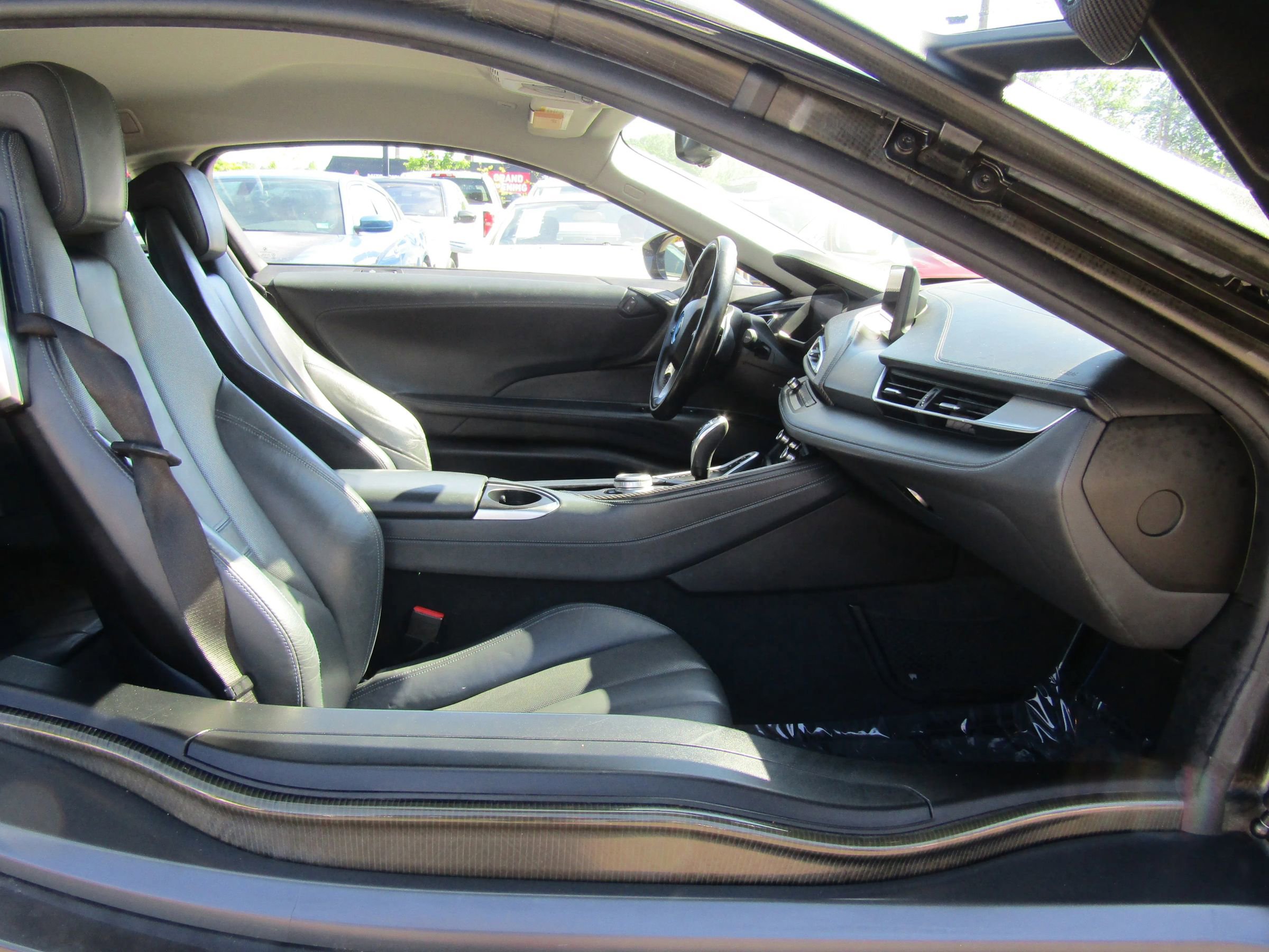 Used 2019 BMW i8 Coupe AWD/4WD image 17
