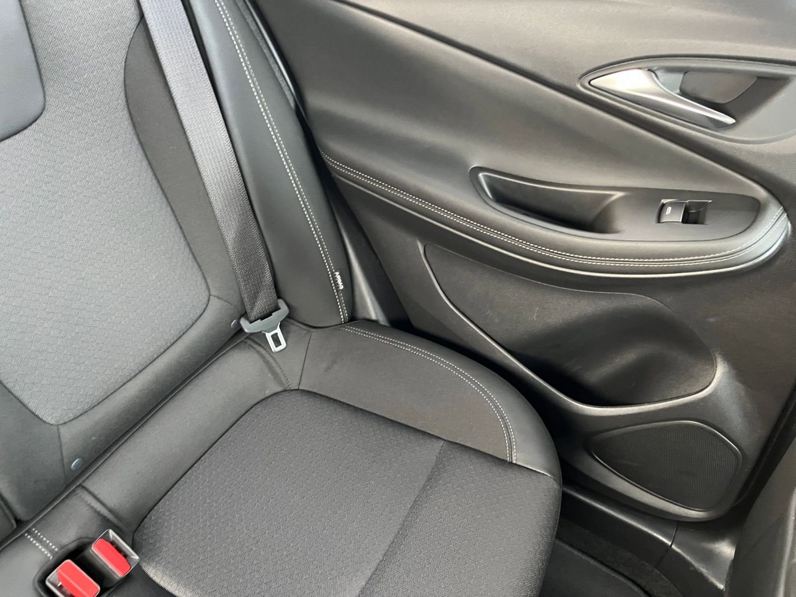 Used 2025 Buick Encore GX Preferred image 37