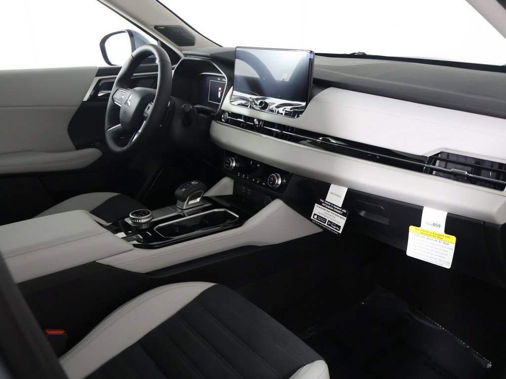 New 2026 Mitsubishi Outlander SE image 31