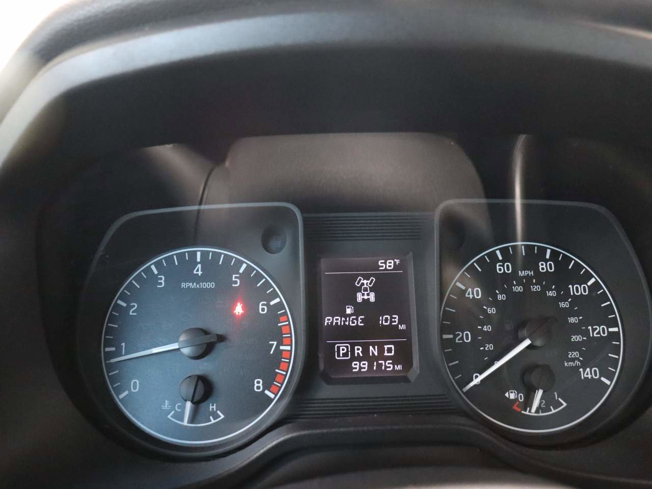 Used 2018 Nissan Titan S image 10