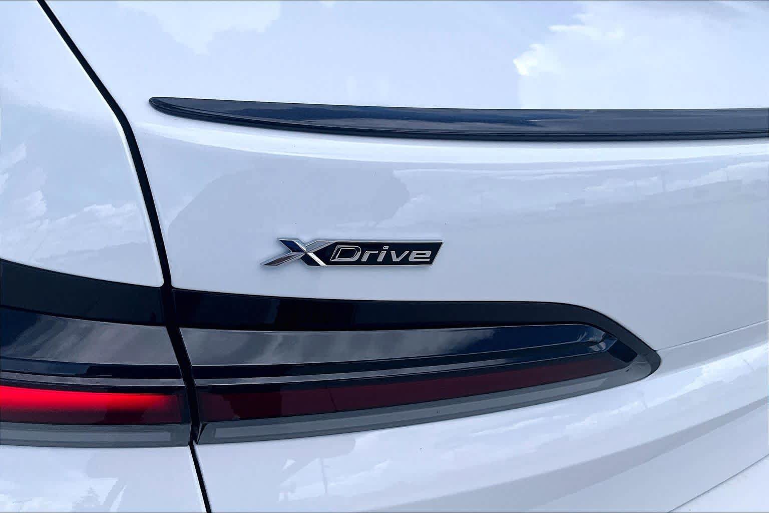 Used 2026 BMW 750e xDrive w/ Executive Package AWD/4WD image 8