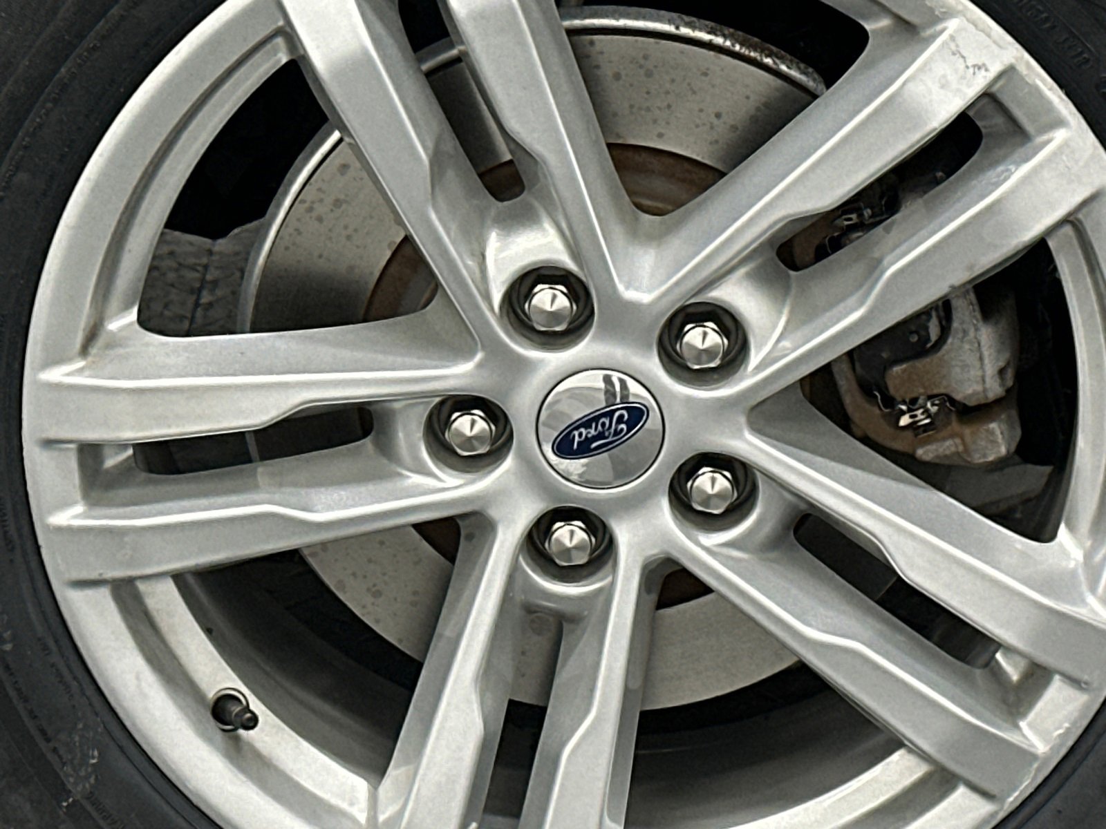 Used 2022 Ford Explorer XLT w/ Equipment Group 202A image 5