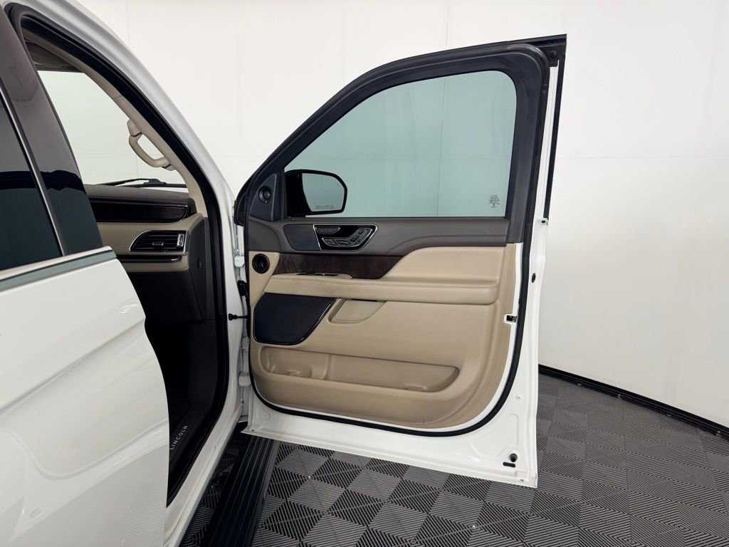 Used 2022 Lincoln Navigator L Reserve image 31