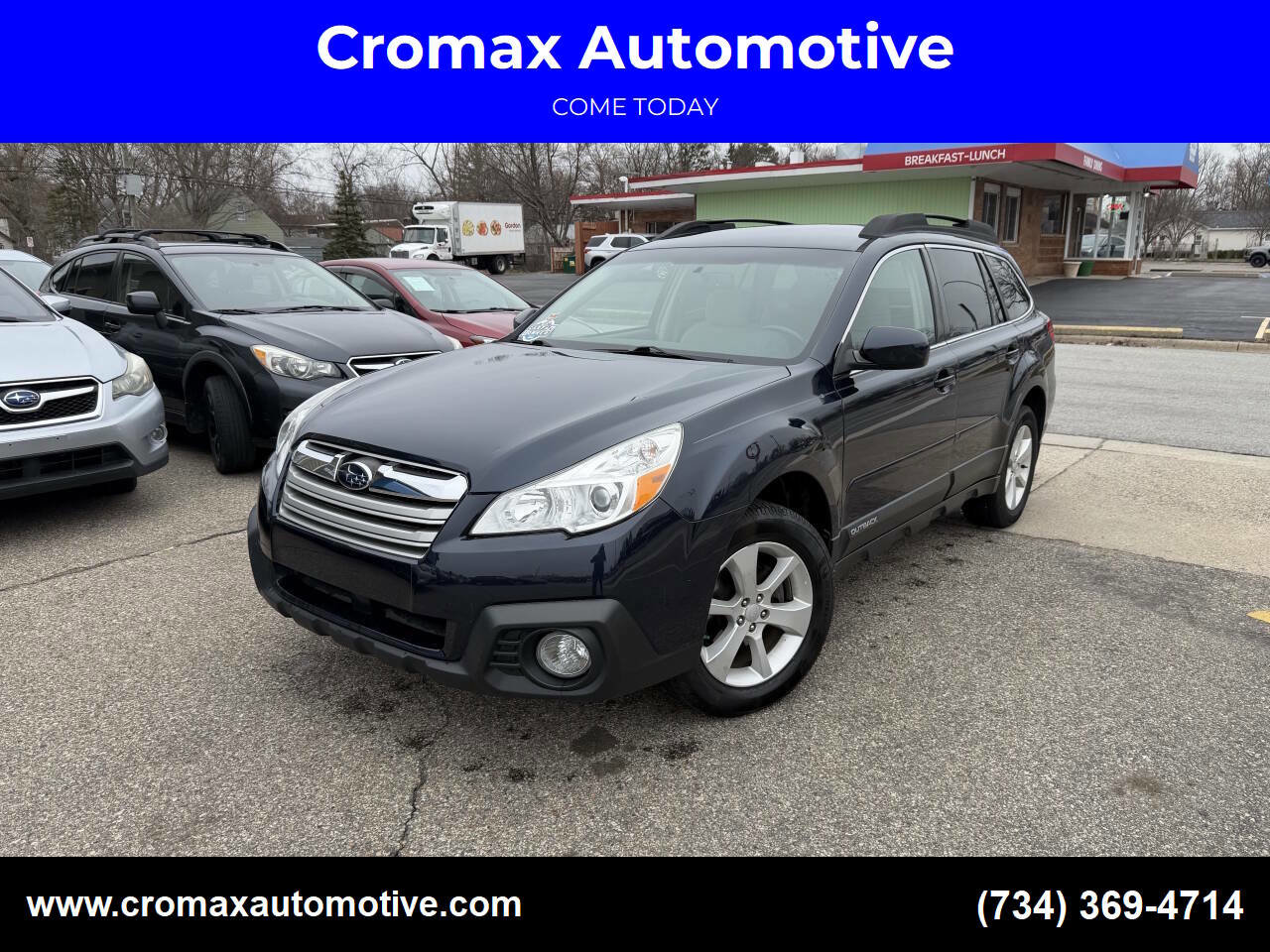 Used 2013 Subaru Outback 2.5i Premium AWD/4WD image 1