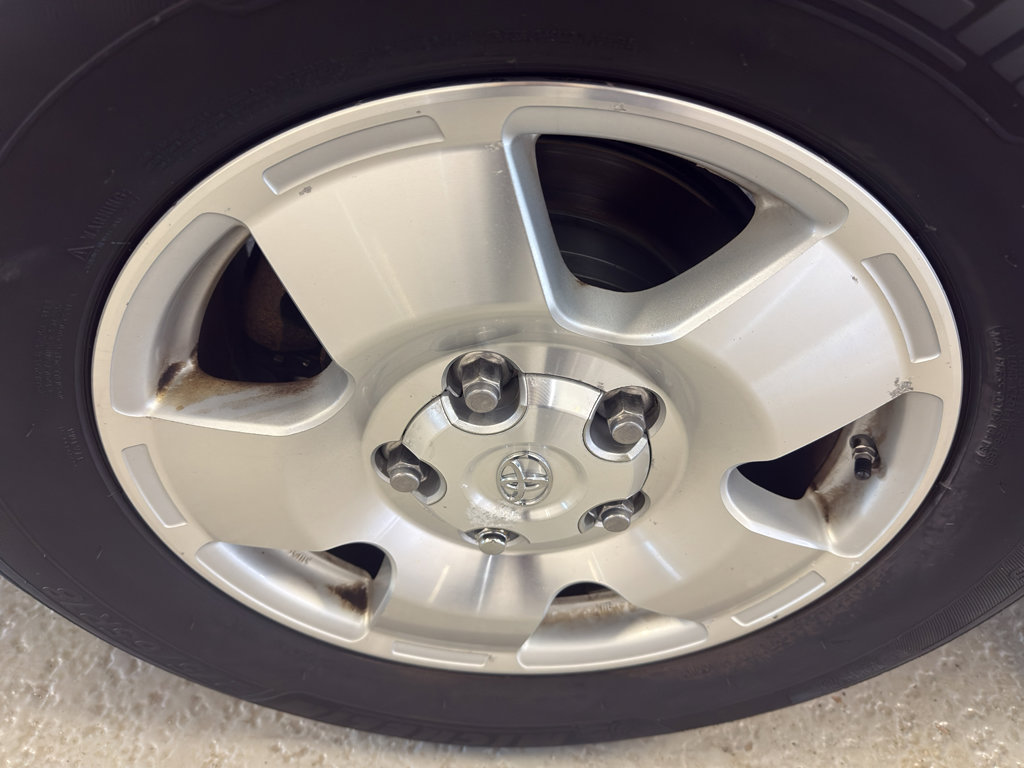 Used 2013 Toyota Tundra 4x4 CrewMax image 34