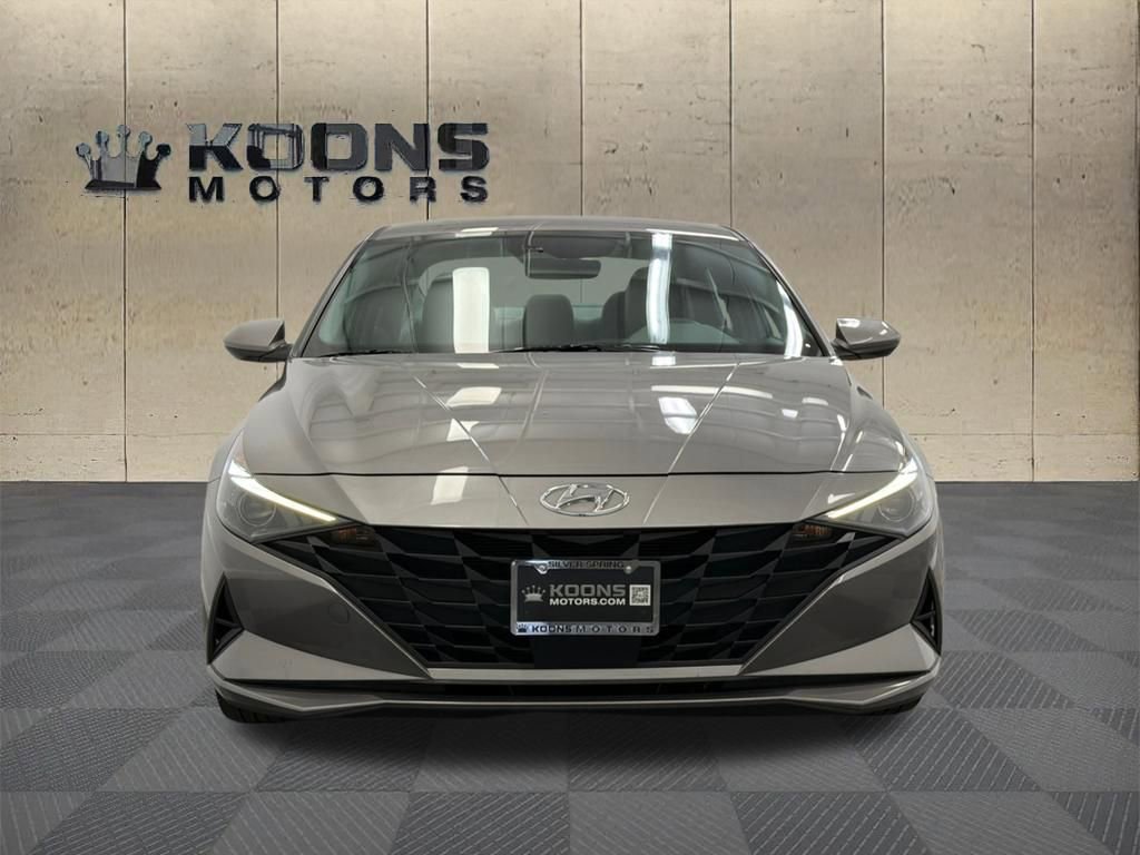 Used 2023 Hyundai Elantra SEL w/ Convenience Package FWD video 3