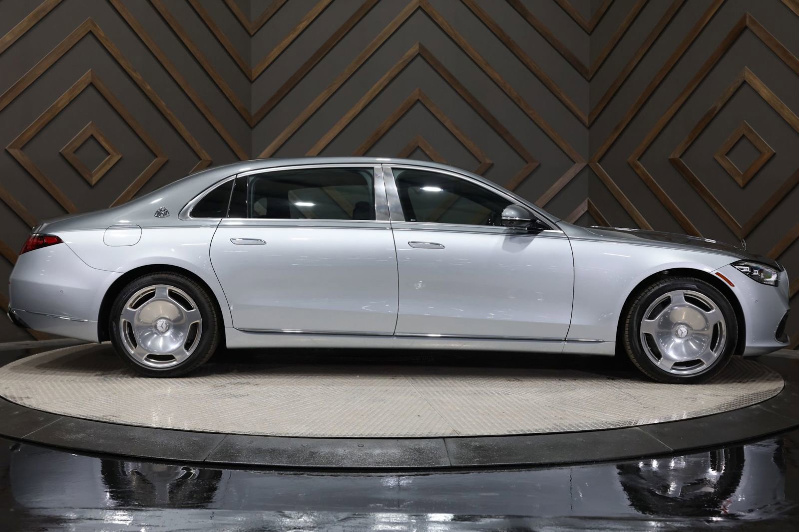 Used 2024 Mercedes-Benz Maybach S 580 4MATIC image 6