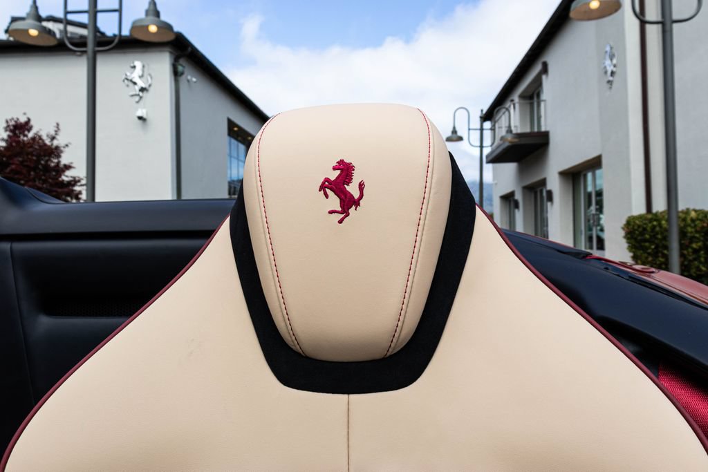 Certified 2025 Ferrari Roma Spider RWD image 44