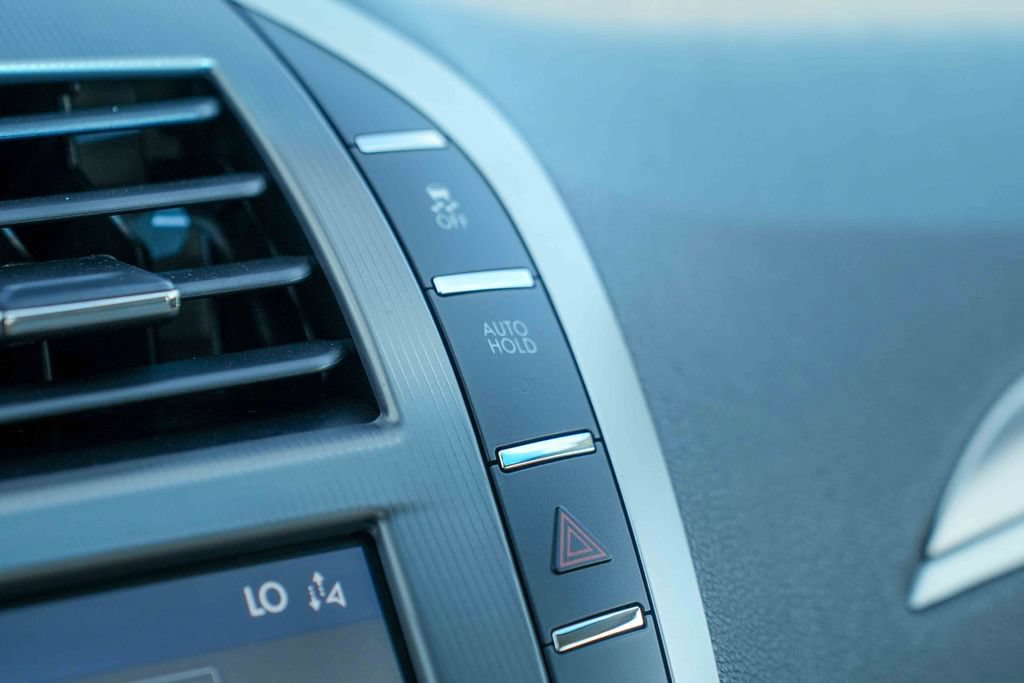 Used 2020 Lincoln MKZ FWD image 39