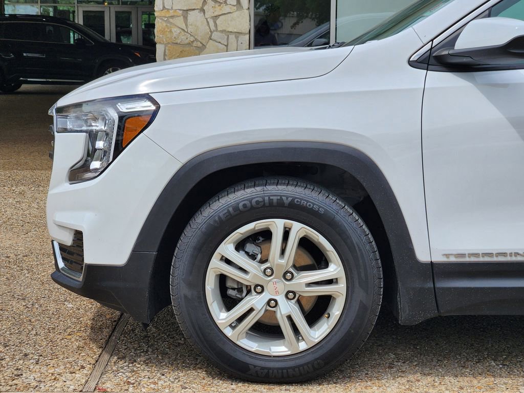 Used 2024 GMC Terrain SLE FWD image 9