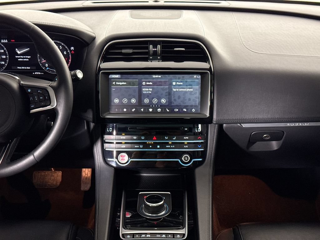 Used 2020 Jaguar F-PACE Prestige AWD/4WD image 14