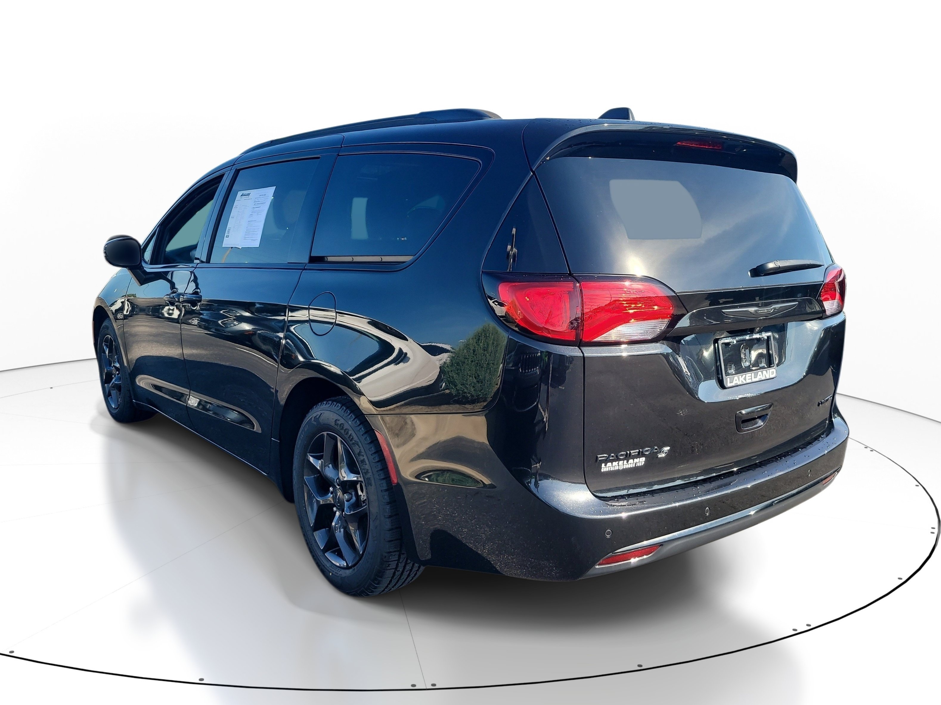 Used 2020 Chrysler Pacifica Limited w/ Advanced Safetytec Group FWD image 6