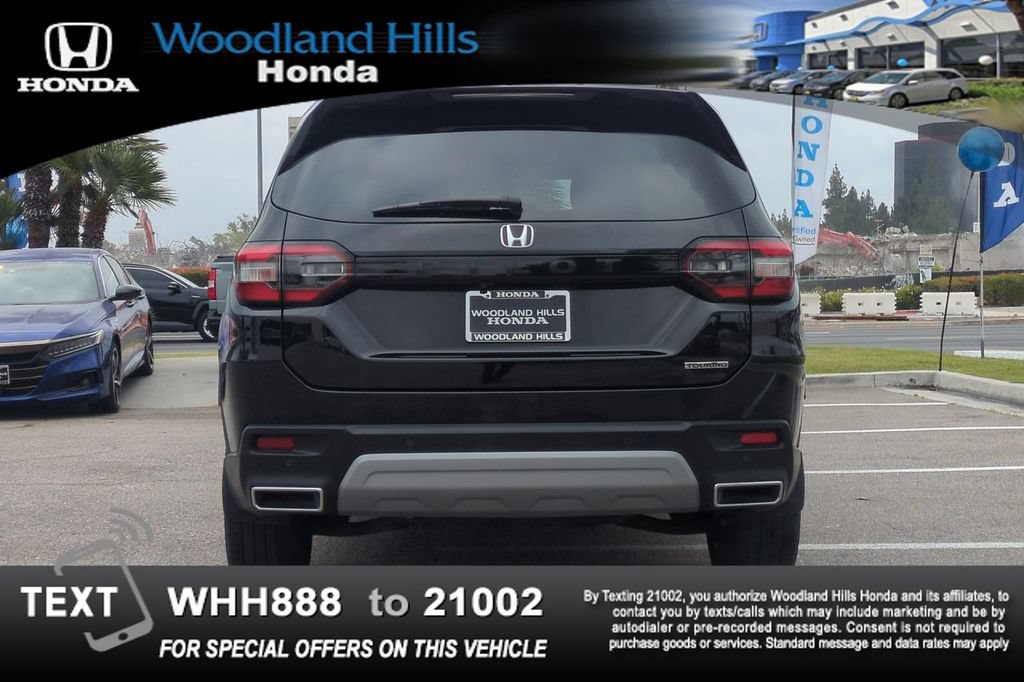Used 2025 Honda Pilot Touring image 6