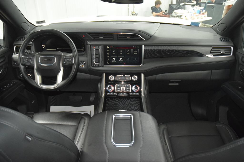 Used 2024 GMC Yukon XL Denali AWD/4WD image 33