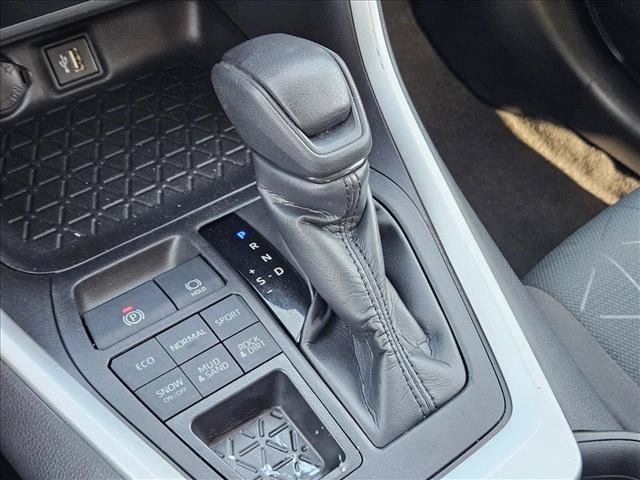 Used 2024 Toyota RAV4 XLE AWD/4WD image 14