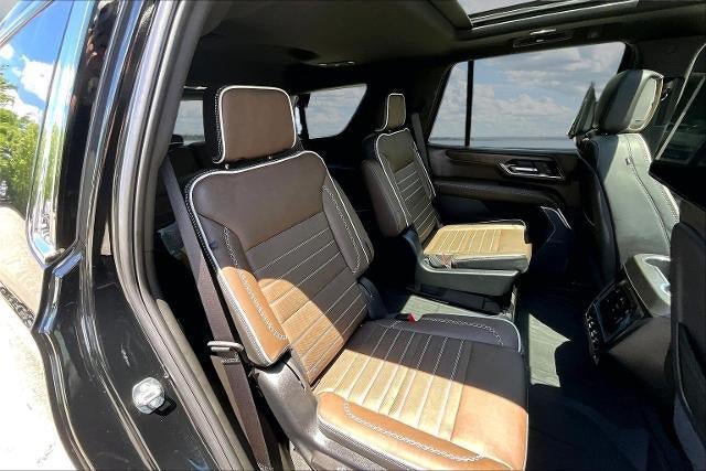 Used 2025 GMC Yukon Denali Ultimate w/ LPO, Floor Liner Package AWD/4WD image 25