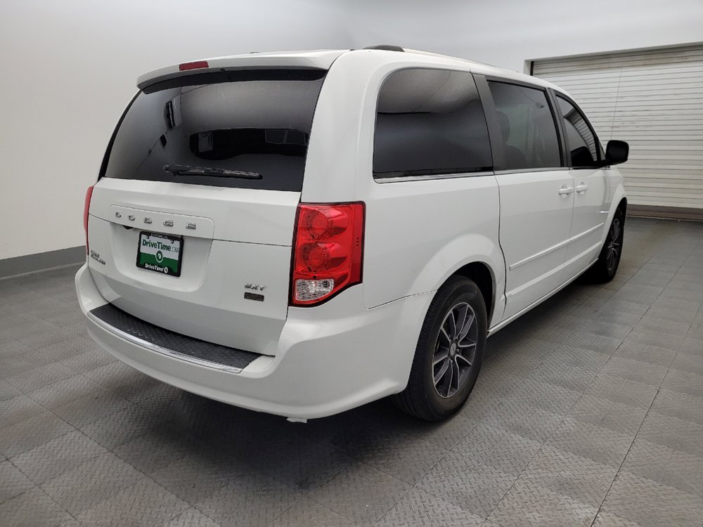 Used 2017 Dodge Grand Caravan SXT FWD image 9
