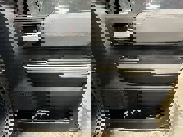 Used 2014 Toyota Tundra Limited w/ Limited Premium Package image 23