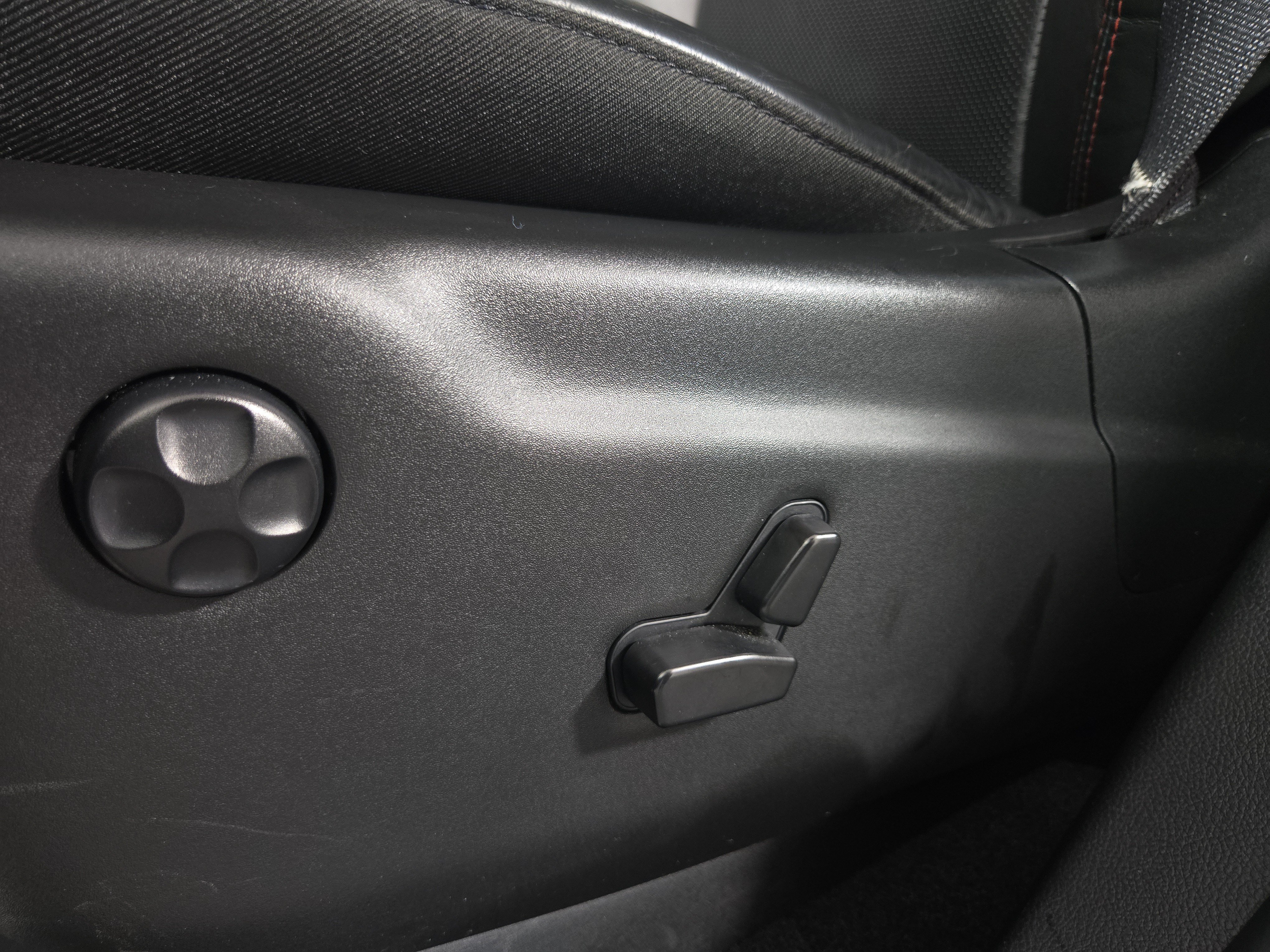 Used 2025 Dodge Durango GT AWD/4WD image 32