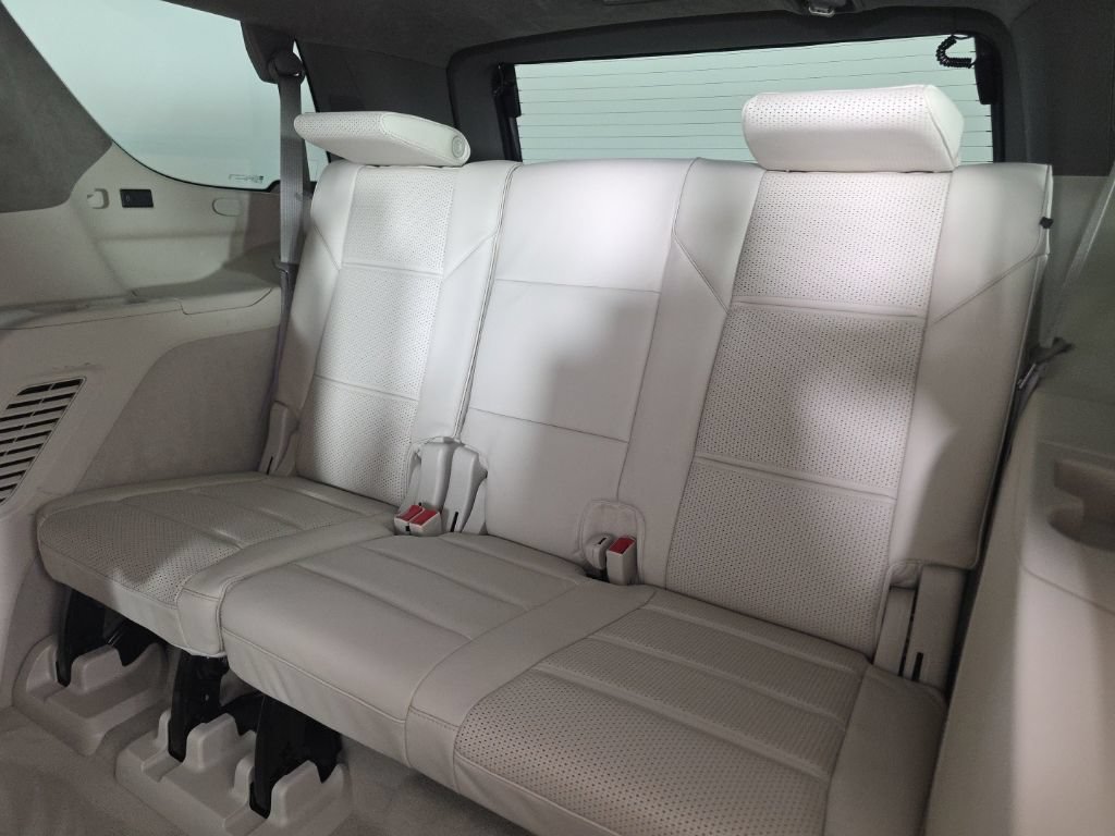 Used 2022 Cadillac Escalade Premium Luxury Platinum AWD/4WD image 30