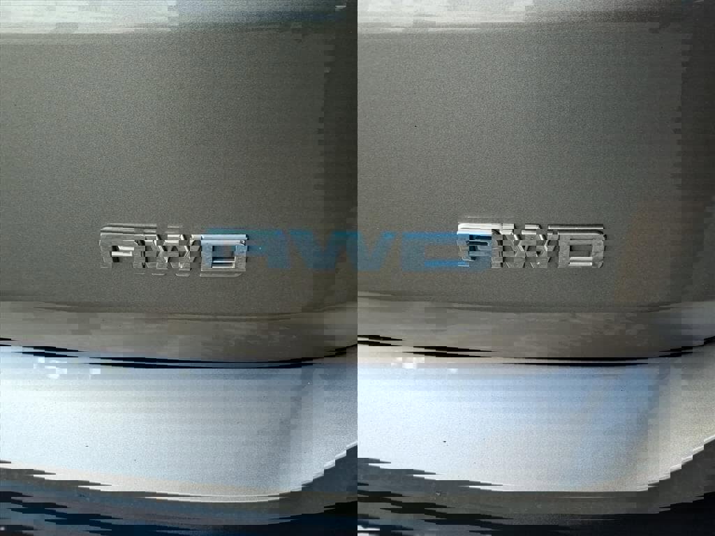 Used 2018 GMC Terrain SLE w/ Driver Convenience Package image 11