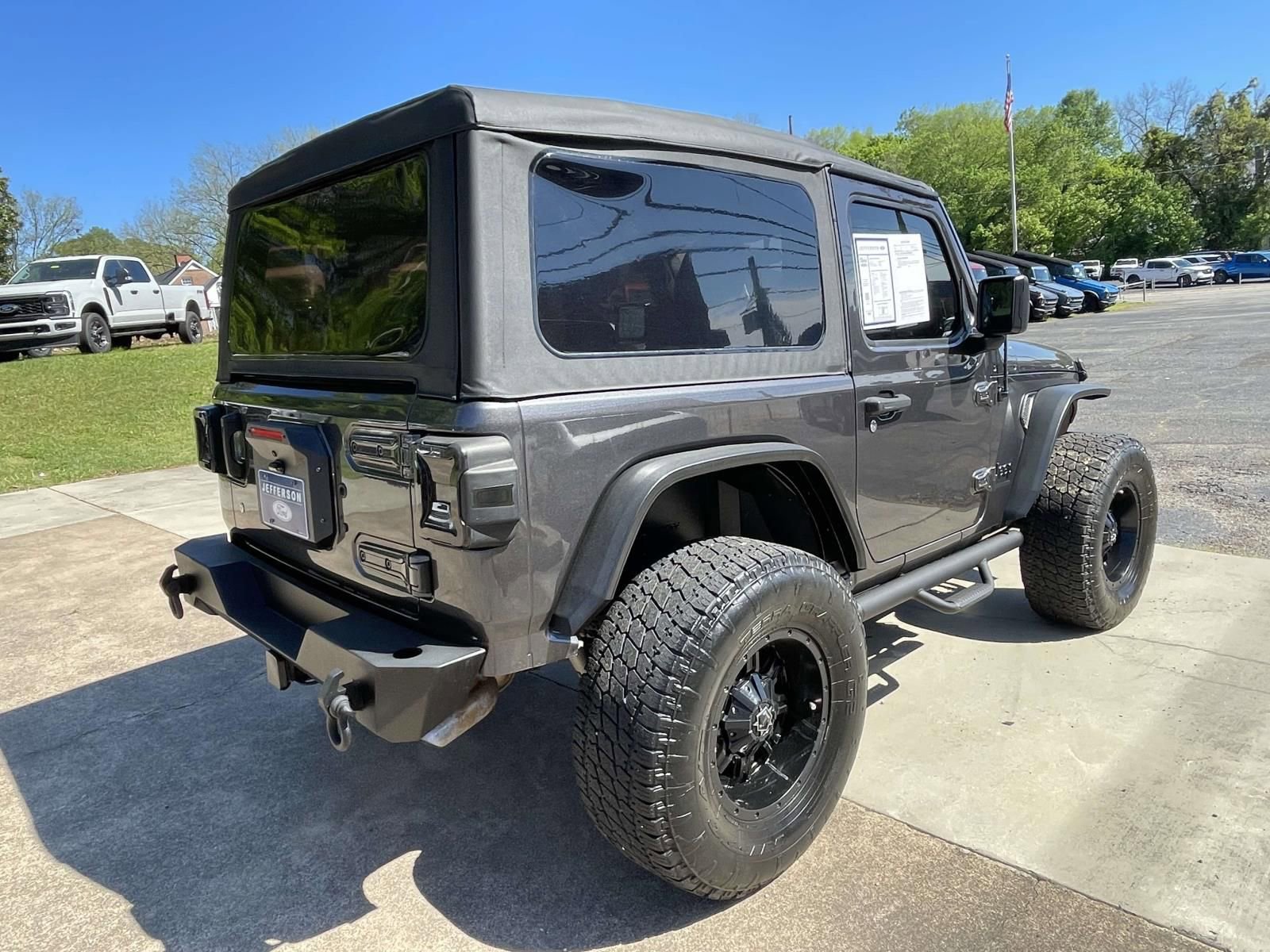 Used 2022 Jeep Wrangler Sport image 3