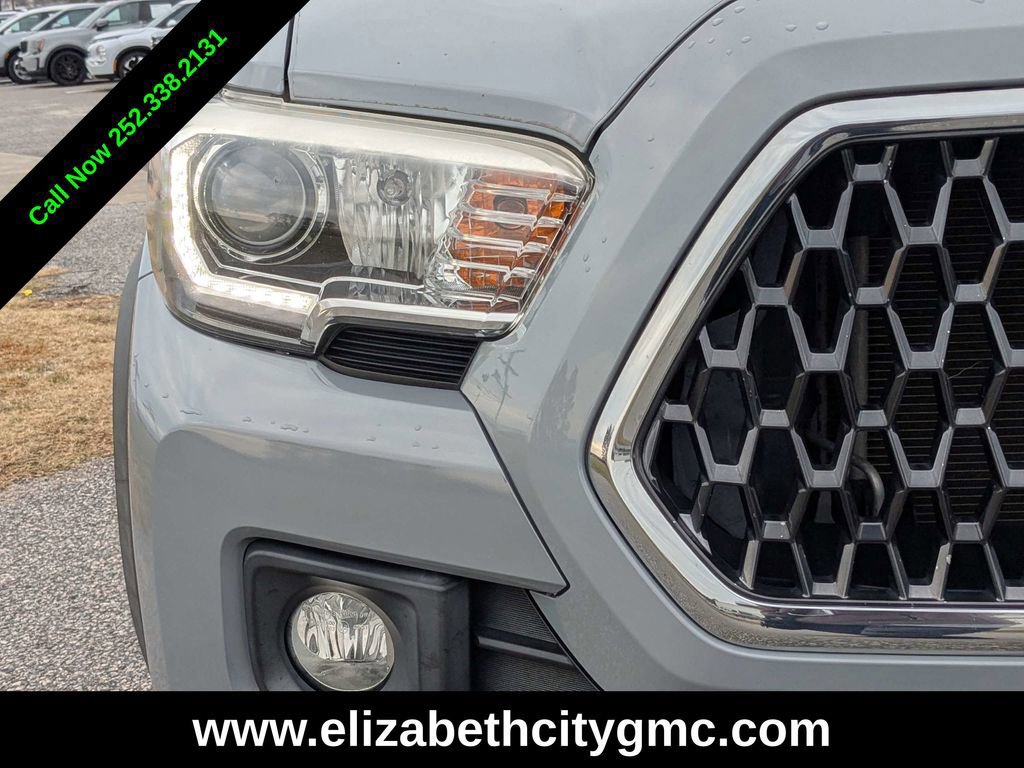 Used 2019 Toyota Tacoma SR image 10