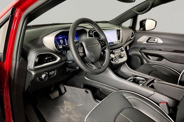 New 2027 Chrysler Pacifica Limited AWD/4WD image 8