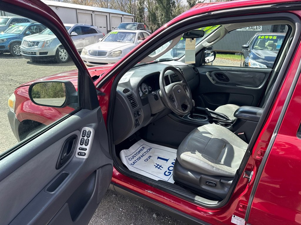 Used 2006 Ford Escape XLT image 9