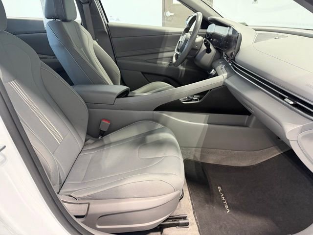 Used 2023 Hyundai Elantra SEL w/ Convenience Package FWD image 20