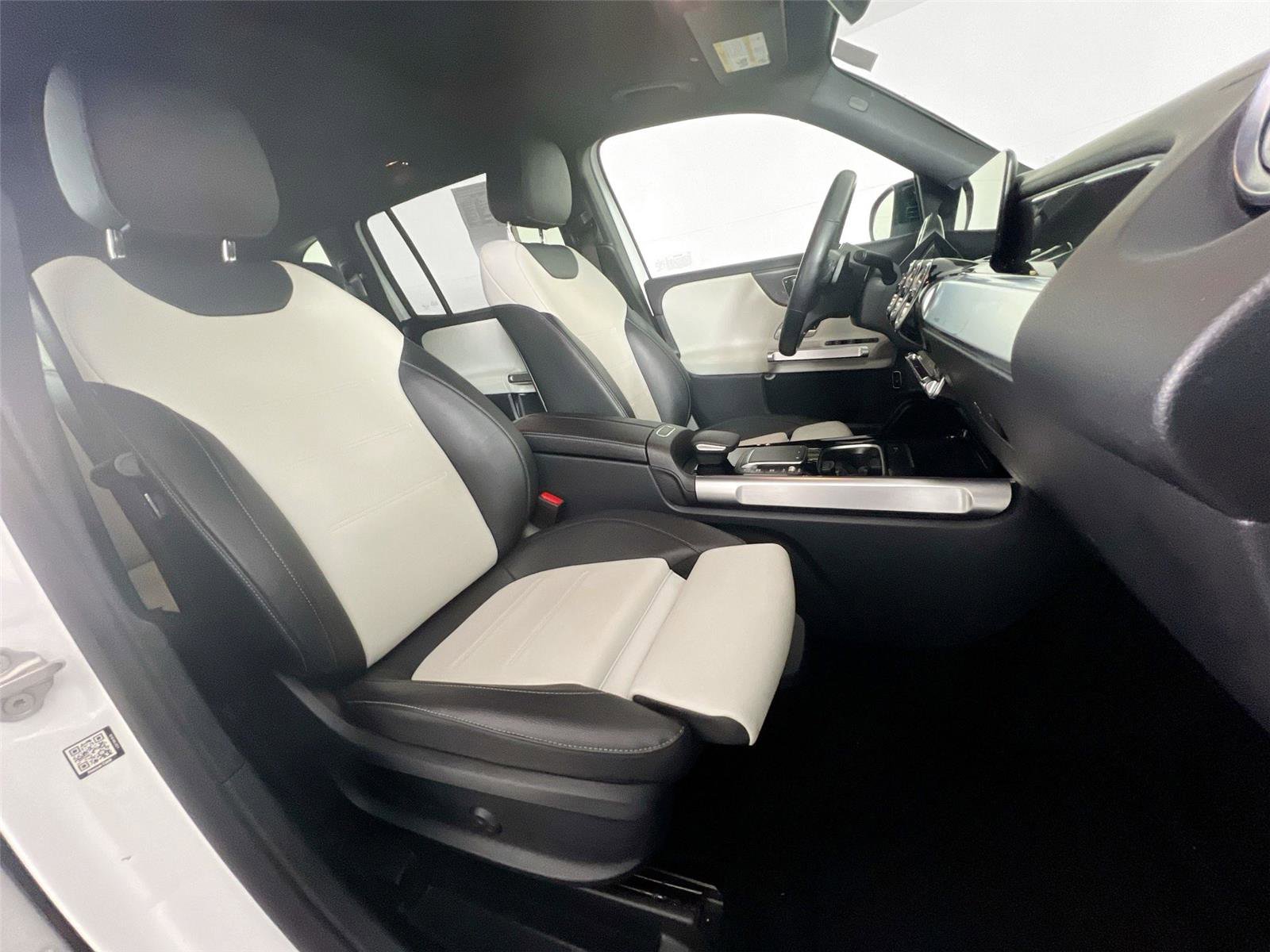 Certified 2023 Mercedes-Benz GLB 250 4MATIC image 24