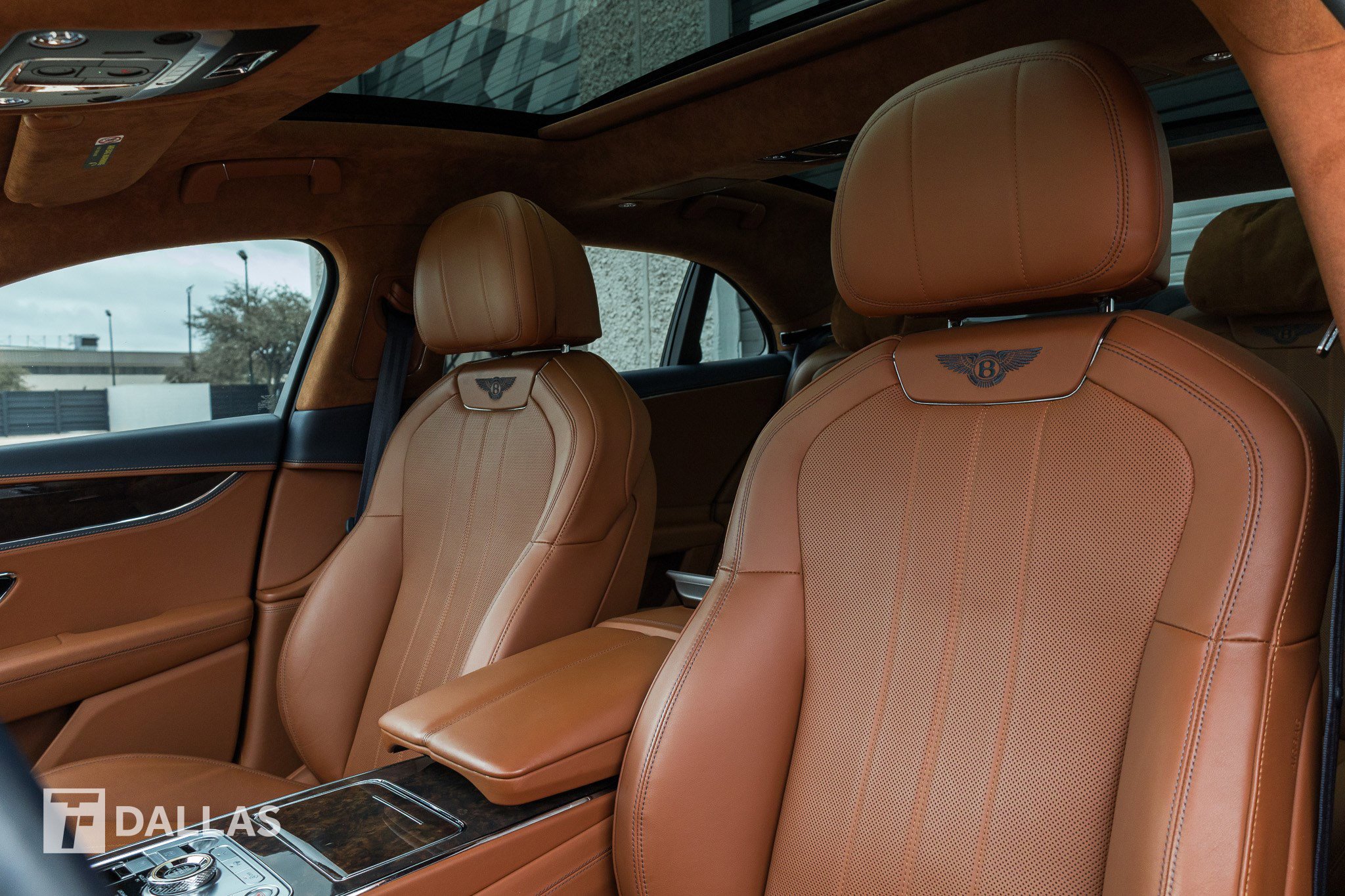 Used 2022 Bentley Flying Spur V8 image 23