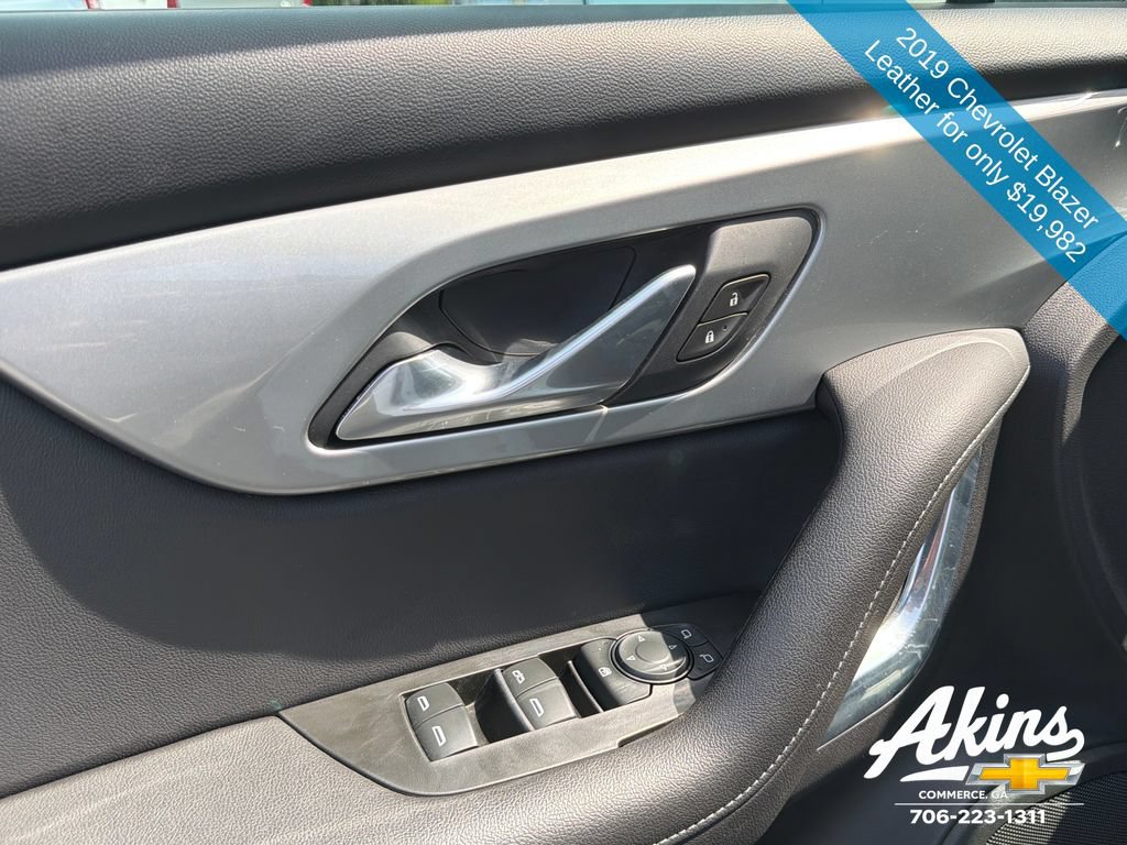 Used 2019 Chevrolet Blazer LT w/ Sun and Wheels Package FWD image 18