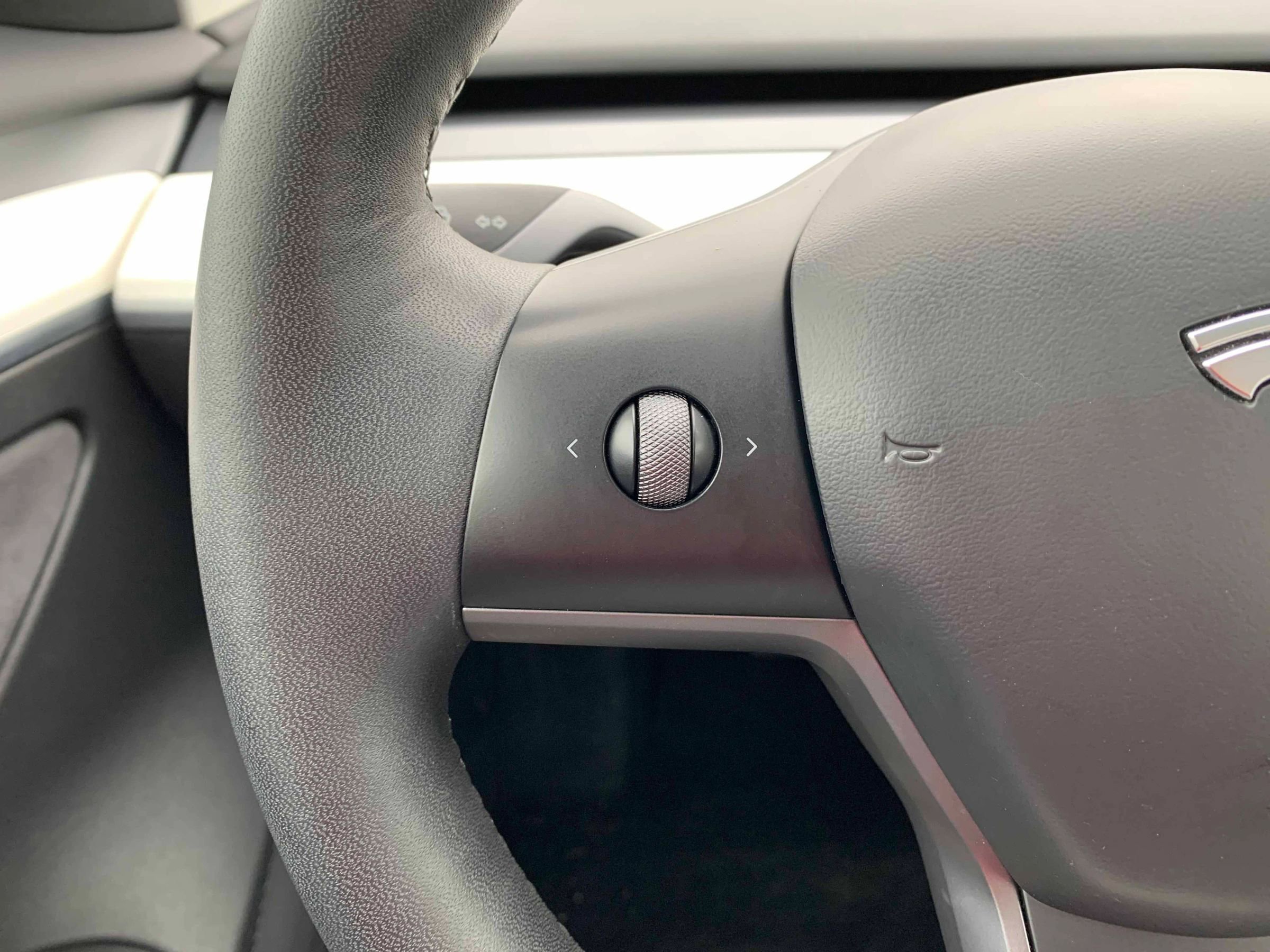 Used 2023 Tesla Model 3 Standard Range image 16