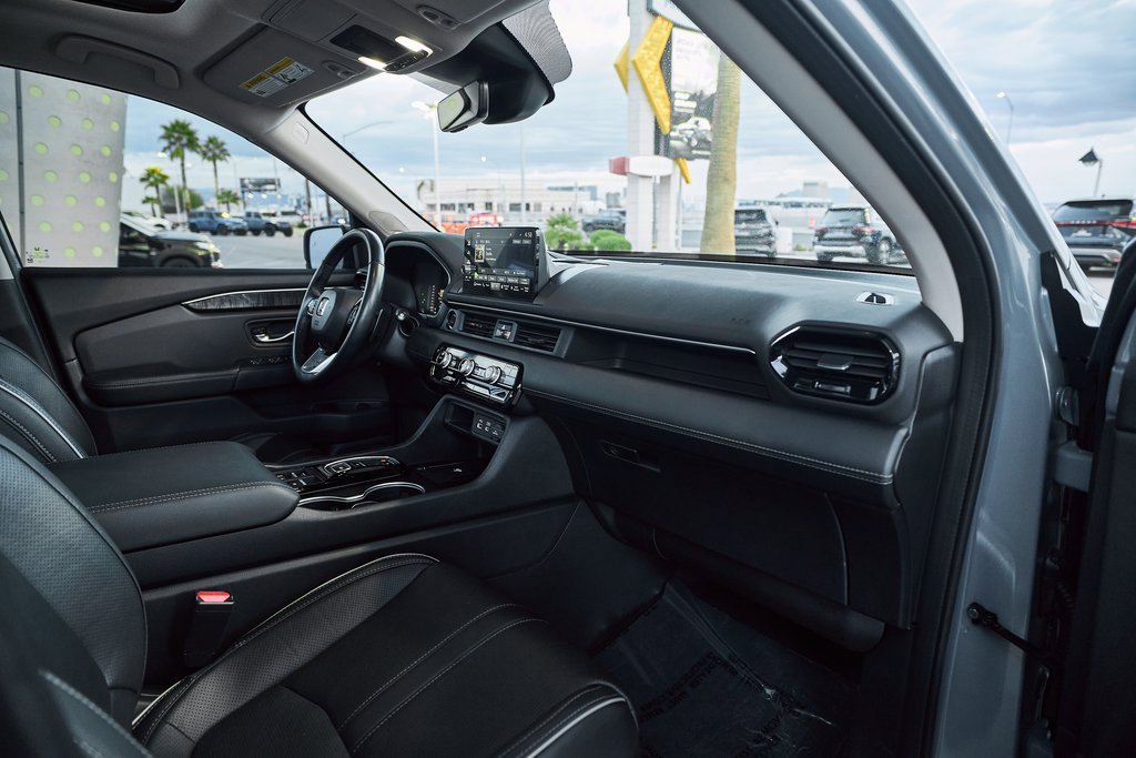 Used 2023 Honda Pilot Elite image 25