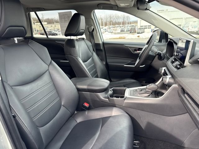 Used 2023 Toyota RAV4 XLE Premium image 13