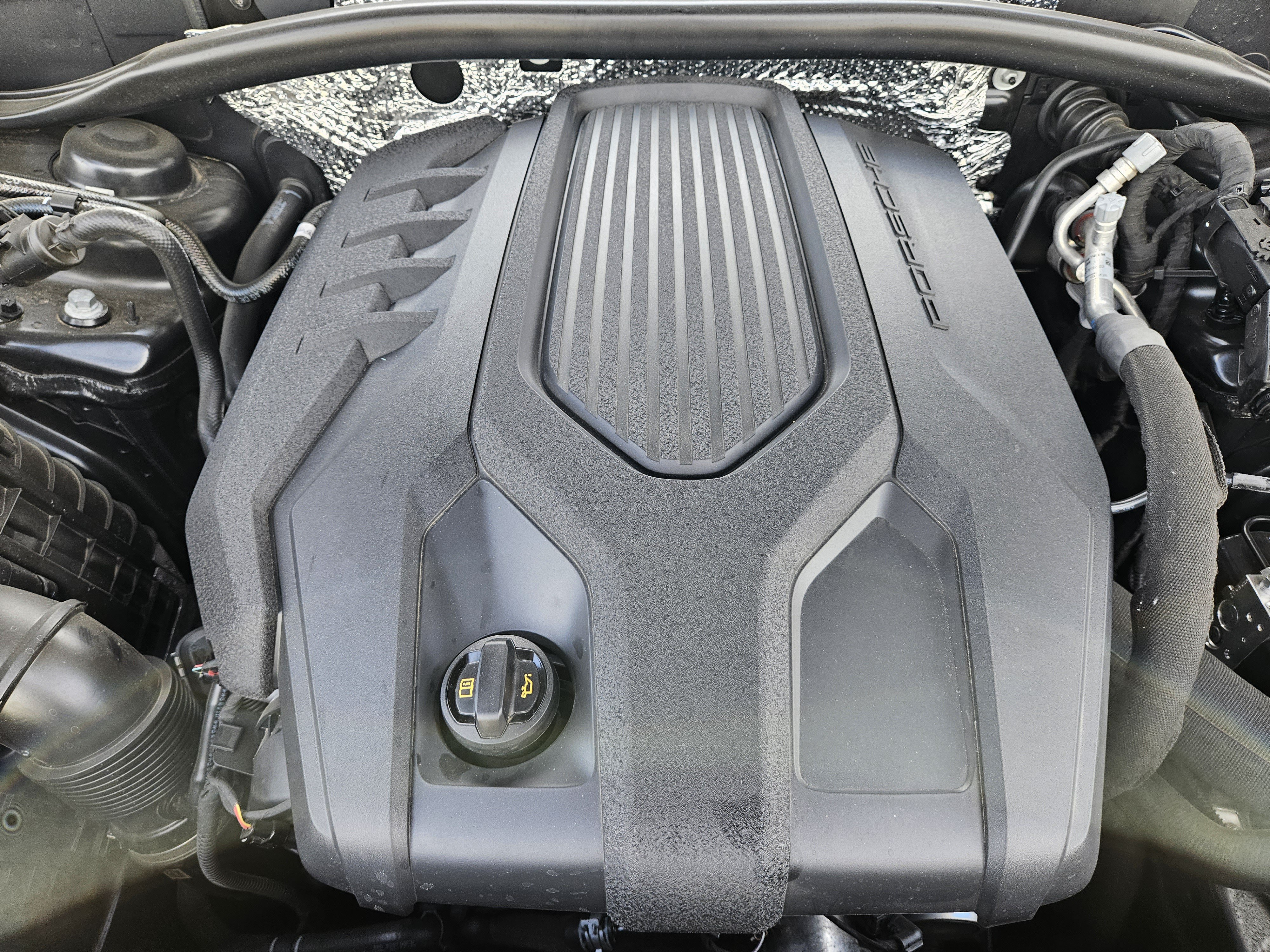 Certified 2026 Porsche Macan AWD/4WD image 30