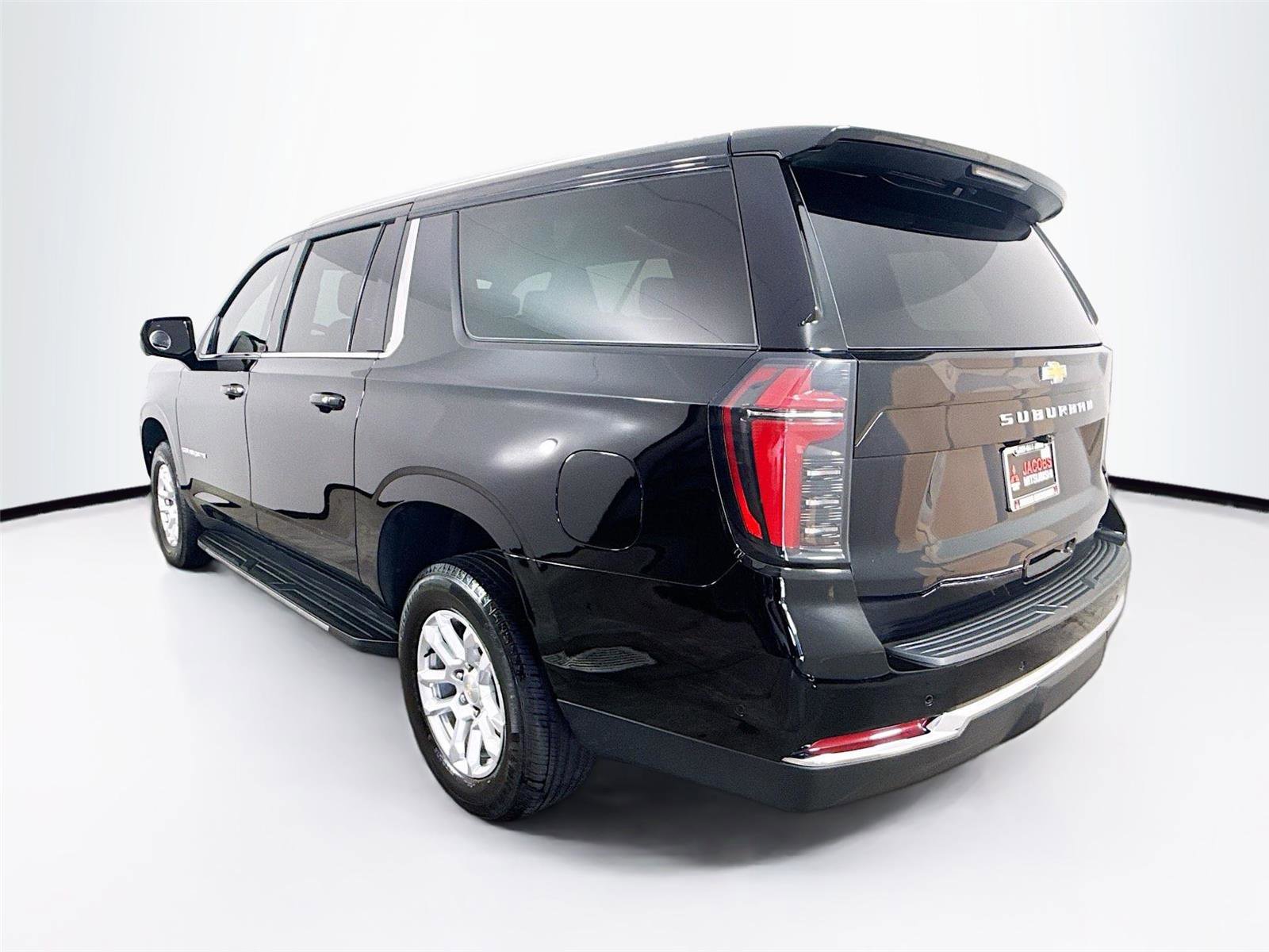 Used 2025 Chevrolet Suburban LS image 27