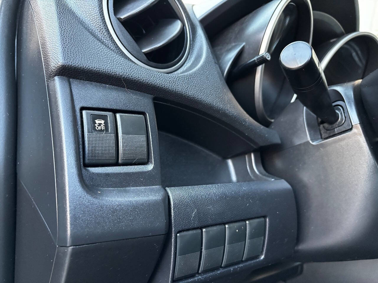 Used 2015 MAZDA MAZDA5 Sport image 9