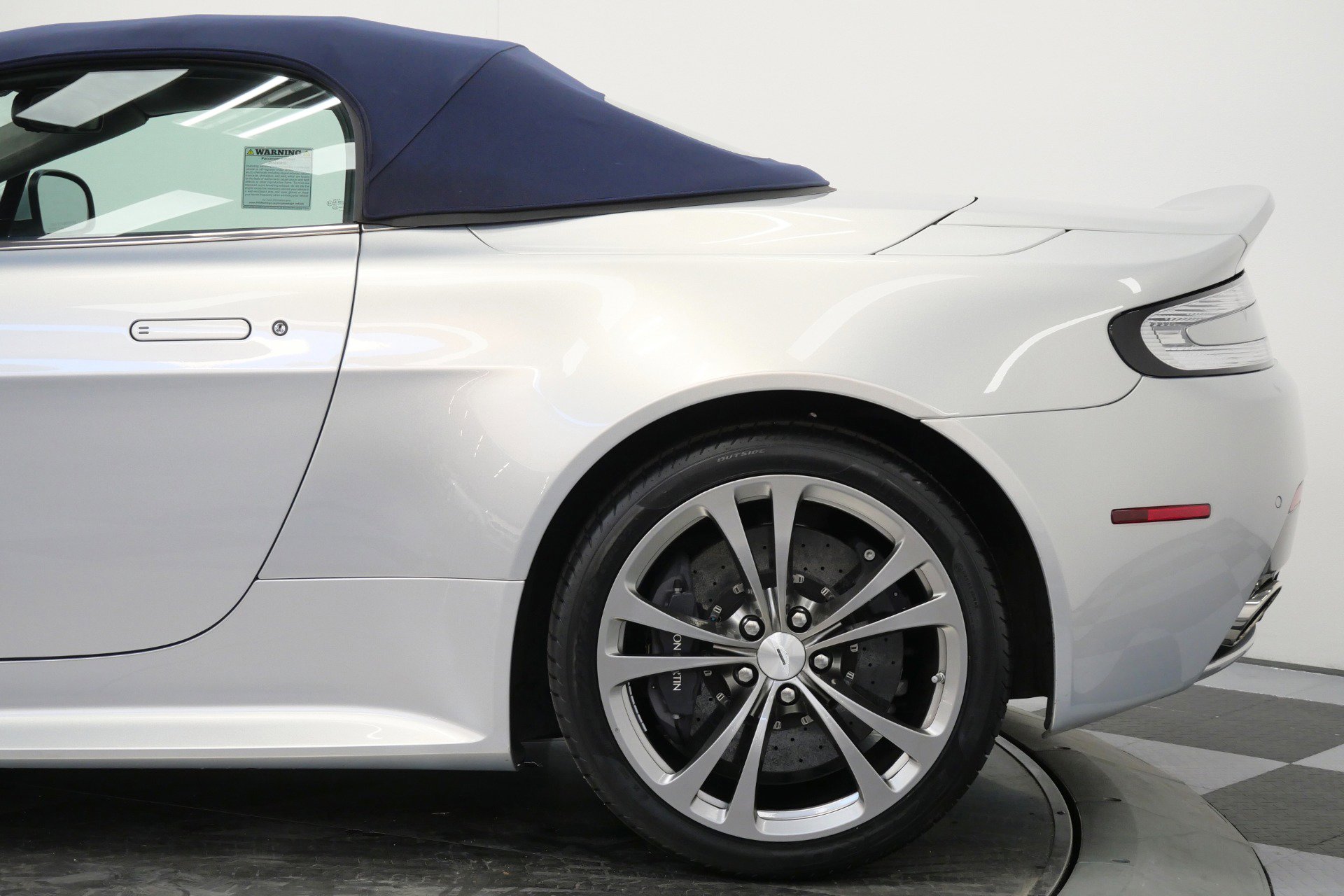 Used 2017 Aston Martin V12 Vantage S RWD image 53