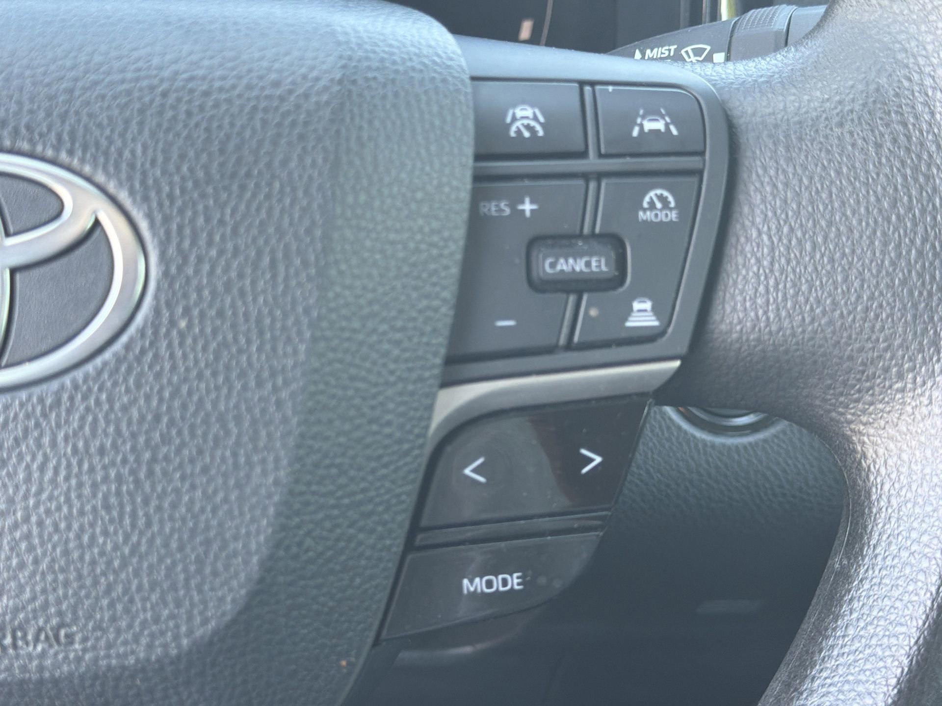 Used 2025 Toyota Camry LE FWD image 10