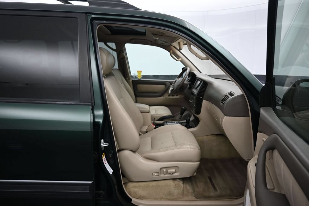 Used 2004 Toyota Land Cruiser AWD/4WD image 40