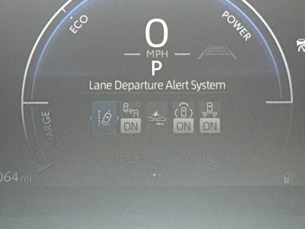 Used 2025 Toyota Camry SE image 17