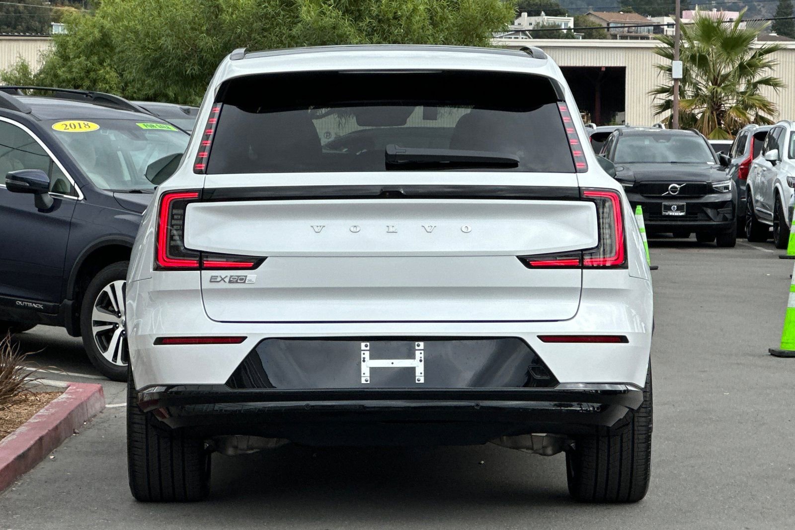 New 2025 Volvo EX90 Plus AWD/4WD image 7