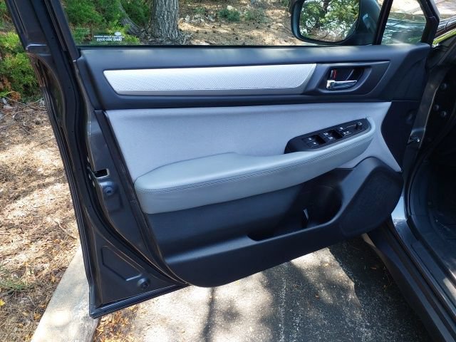 Used 2018 Subaru Outback 2.5i Premium AWD/4WD image 16