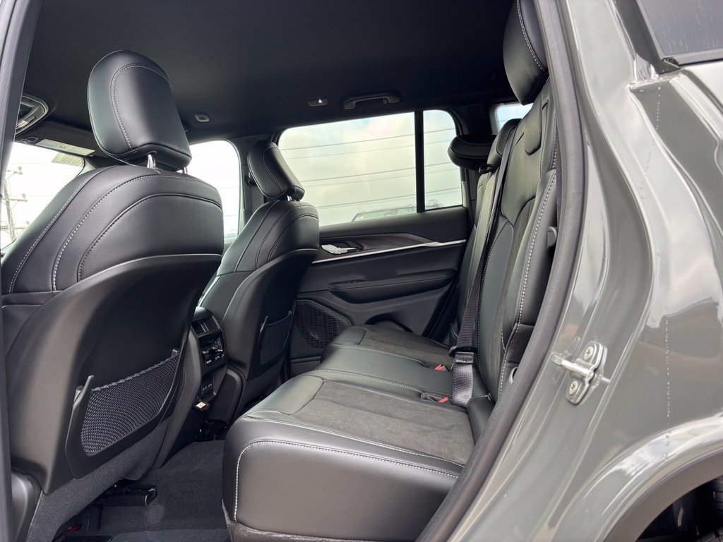 New 2027 Jeep Grand Cherokee 4WD image 18