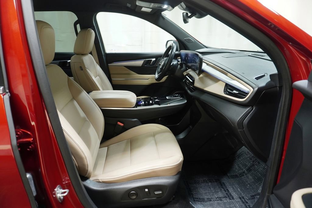 Used 2025 Buick Enclave Preferred image 14