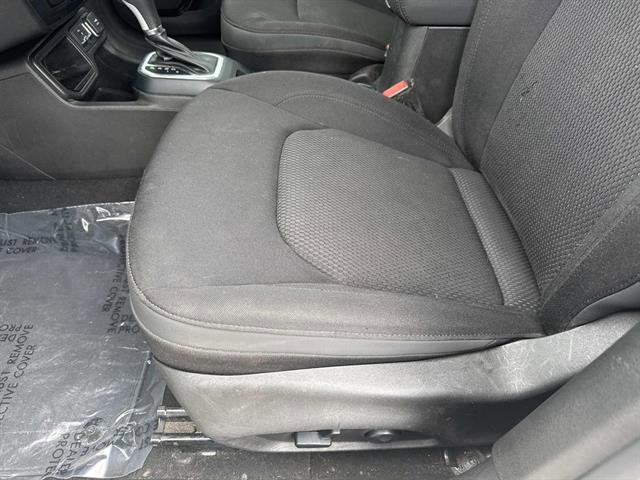 Used 2020 Jeep Renegade Altitude FWD image 13