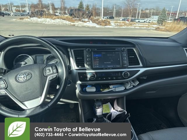 Used 2017 Toyota Highlander Limited w/ Protection Package #3 image 7